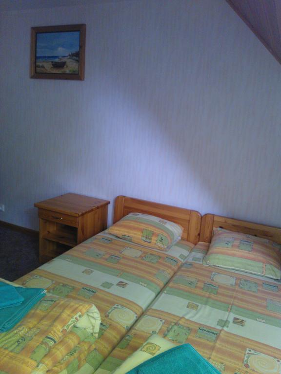 Zirini Hotel Kolka Bilik gambar